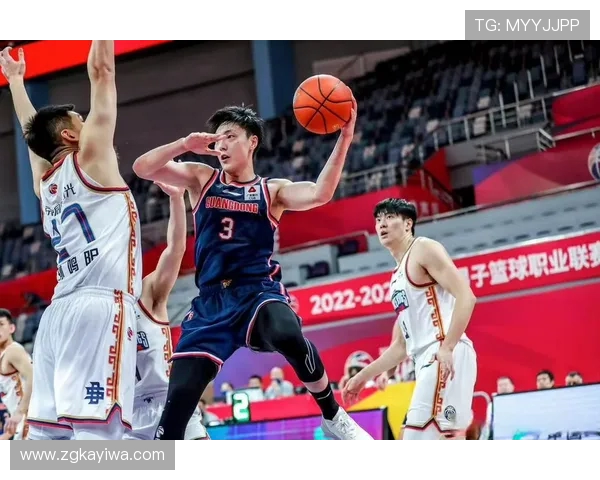 胡明轩的篮球之路：从青涩少年到CBA明星的成长历程与奋斗故事