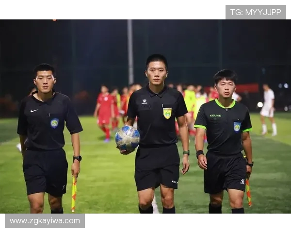 重庆足球队在冠军赛中的表现分析与状态评估