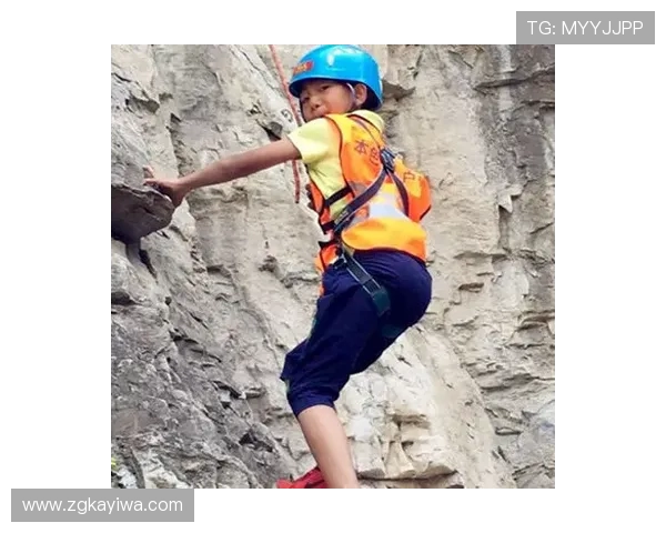 南京攀岩队的灵活性揭秘：挑战极限与团队协作的完美结合